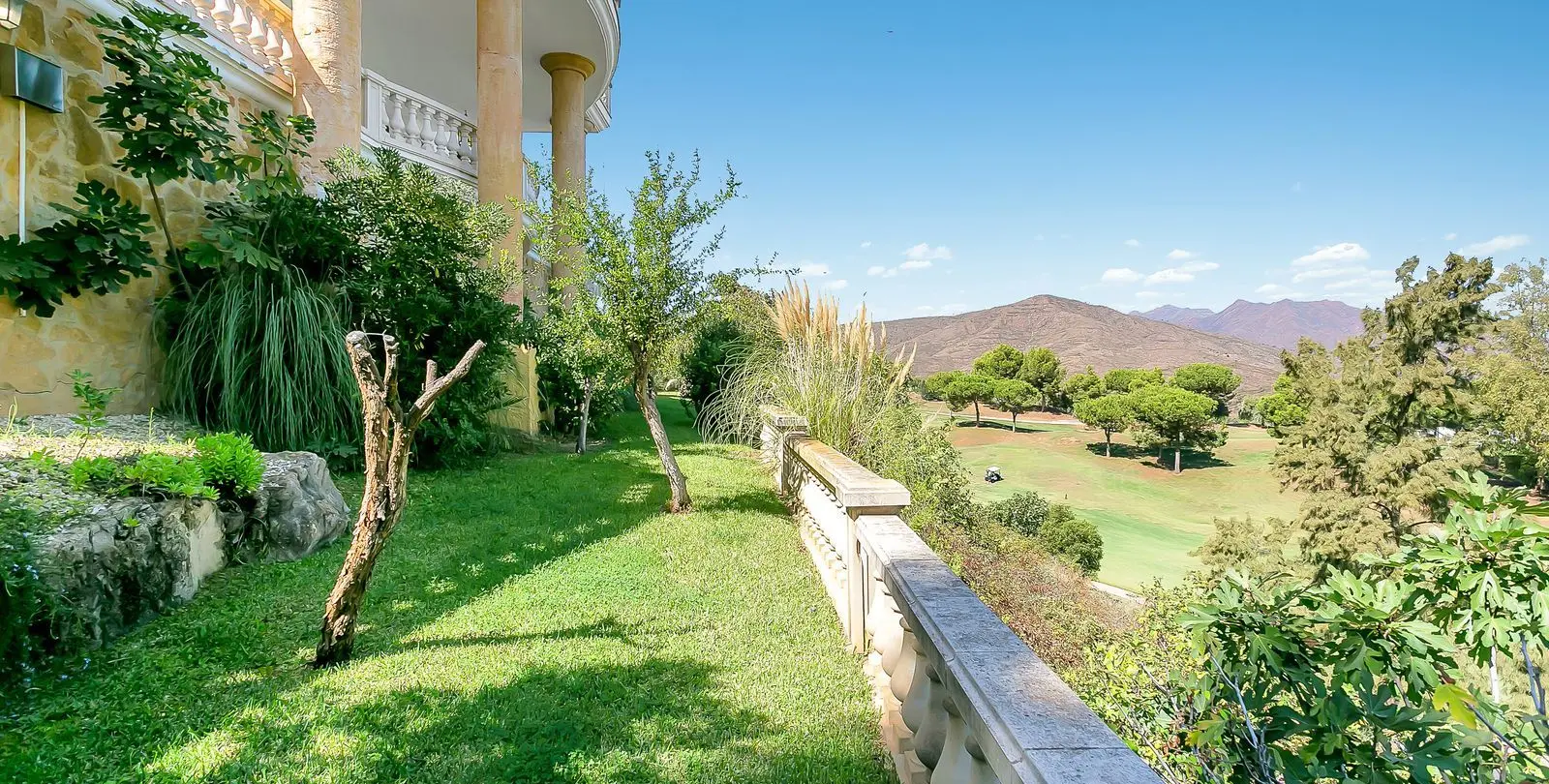 Venta de villa independiente en La Cala Golf 12