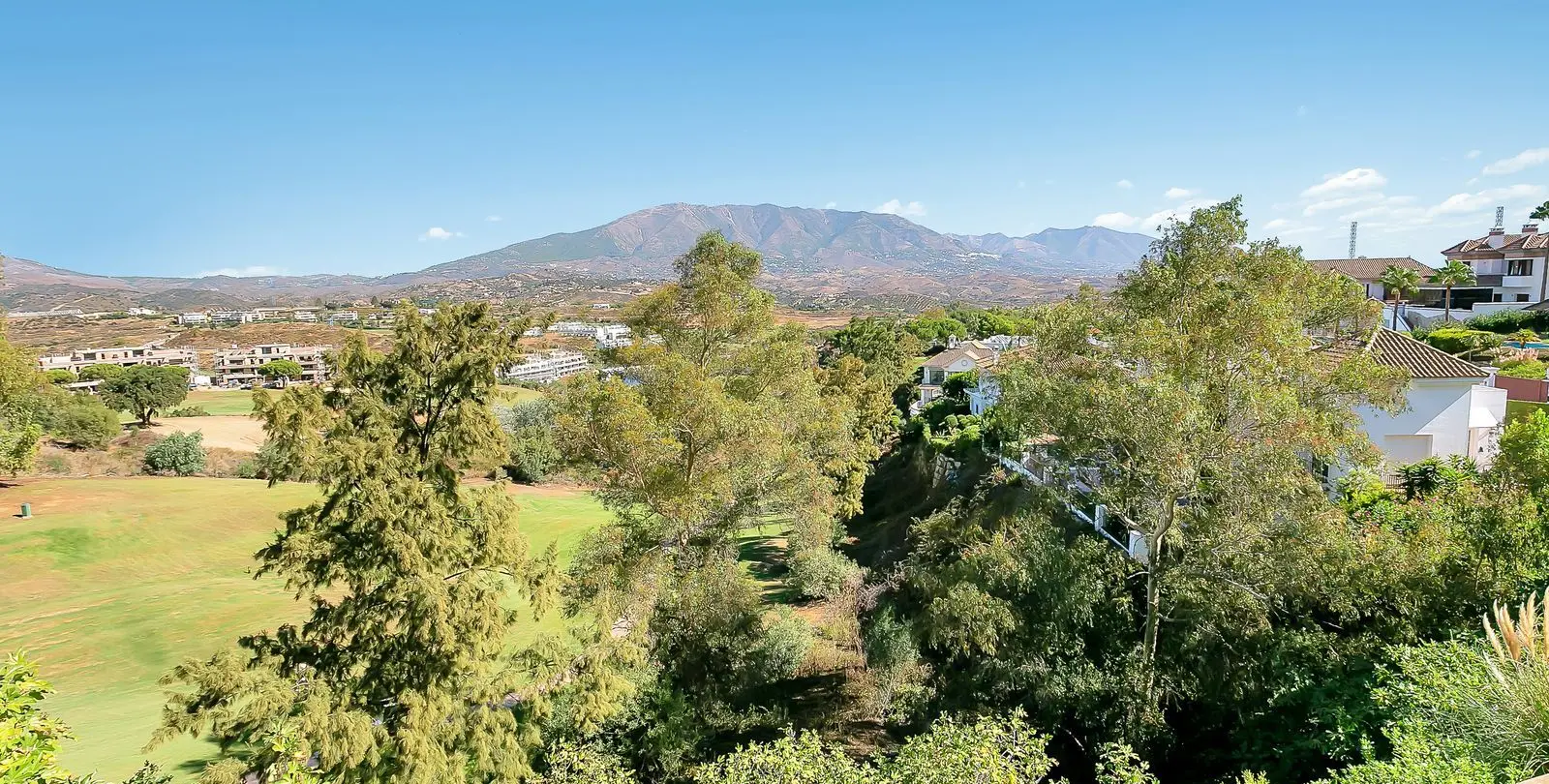 Venta de villa independiente en La Cala Golf 24