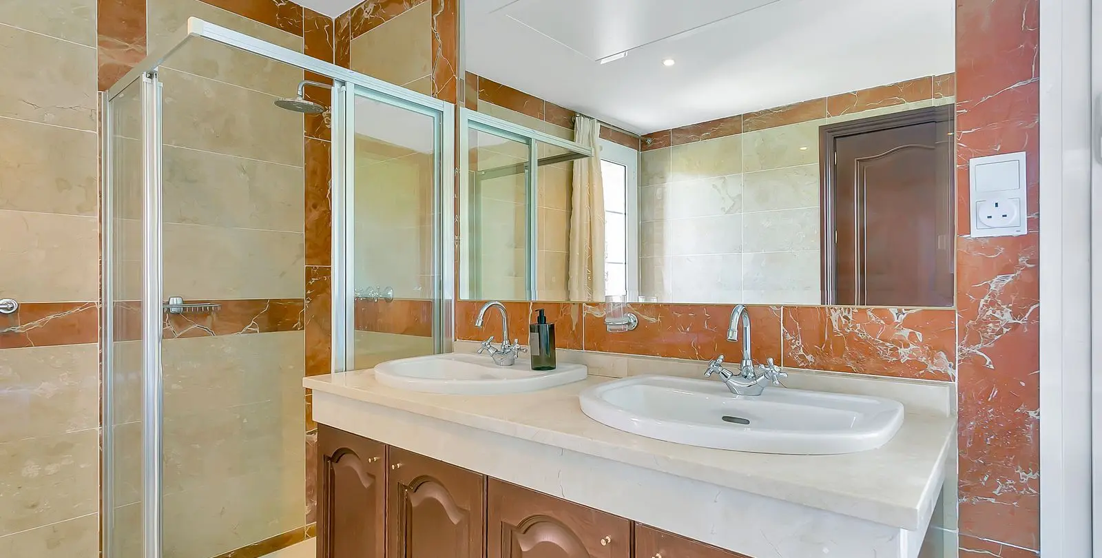 Venta de villa independiente en La Cala Golf 28