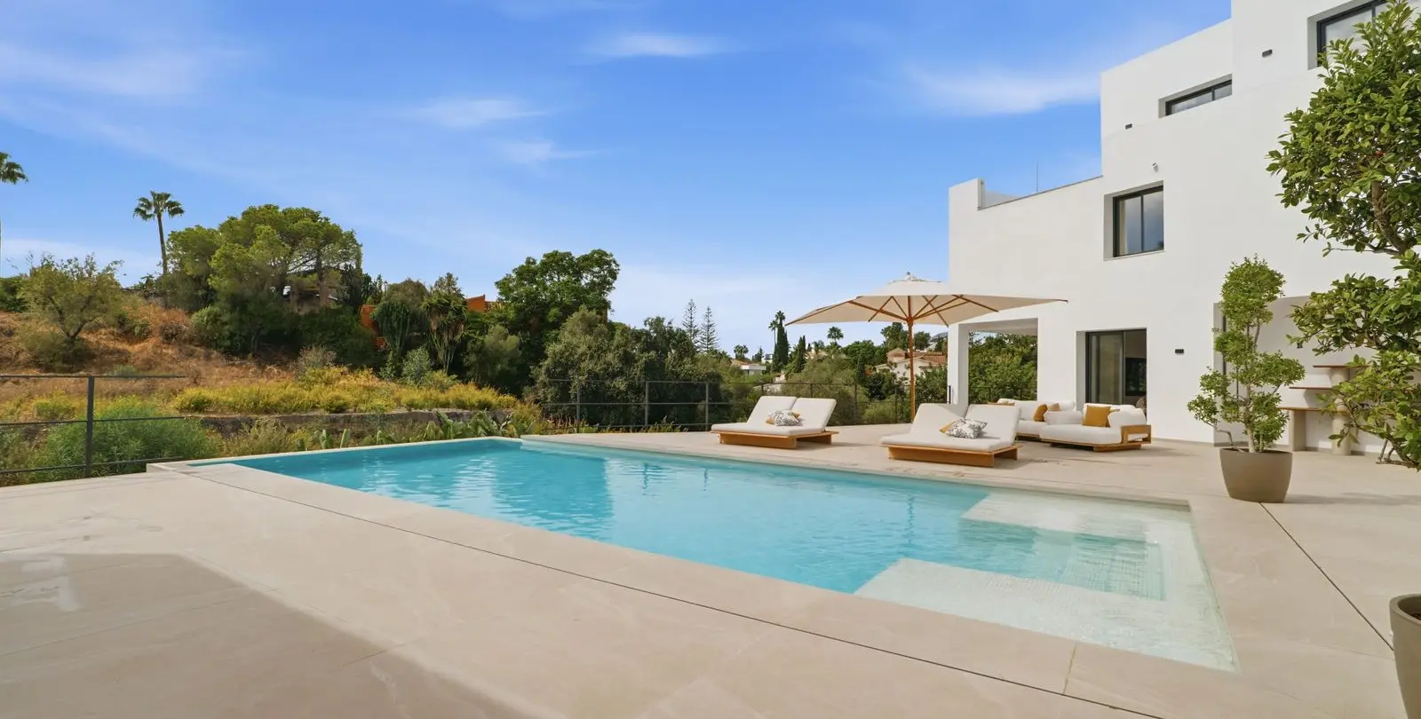 Venta de villa independiente en El Rosario 3