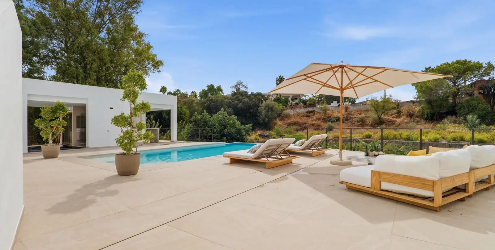 Venta de villa independiente en El Rosario 5