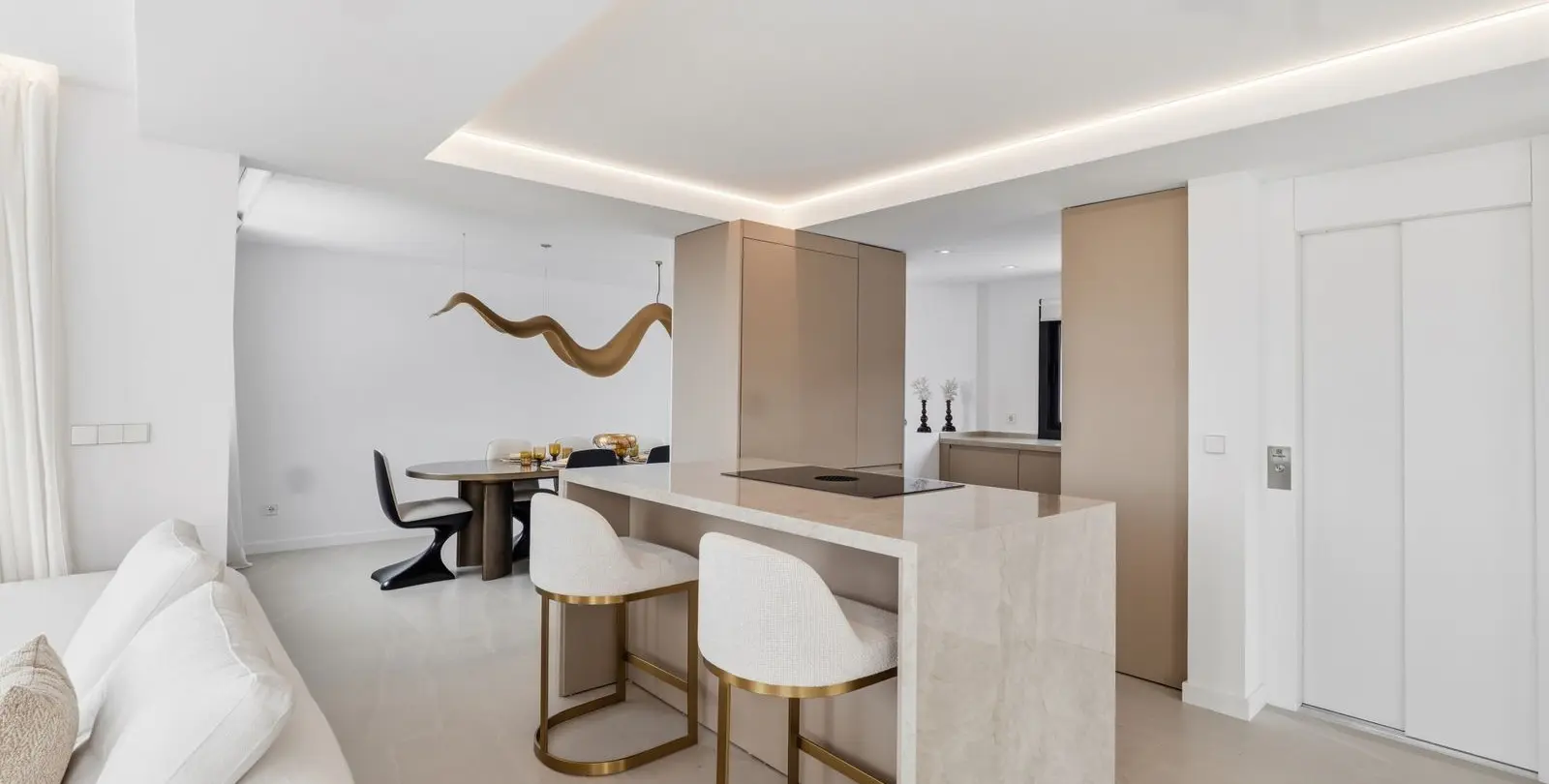 Venta de villa independiente en El Rosario 11