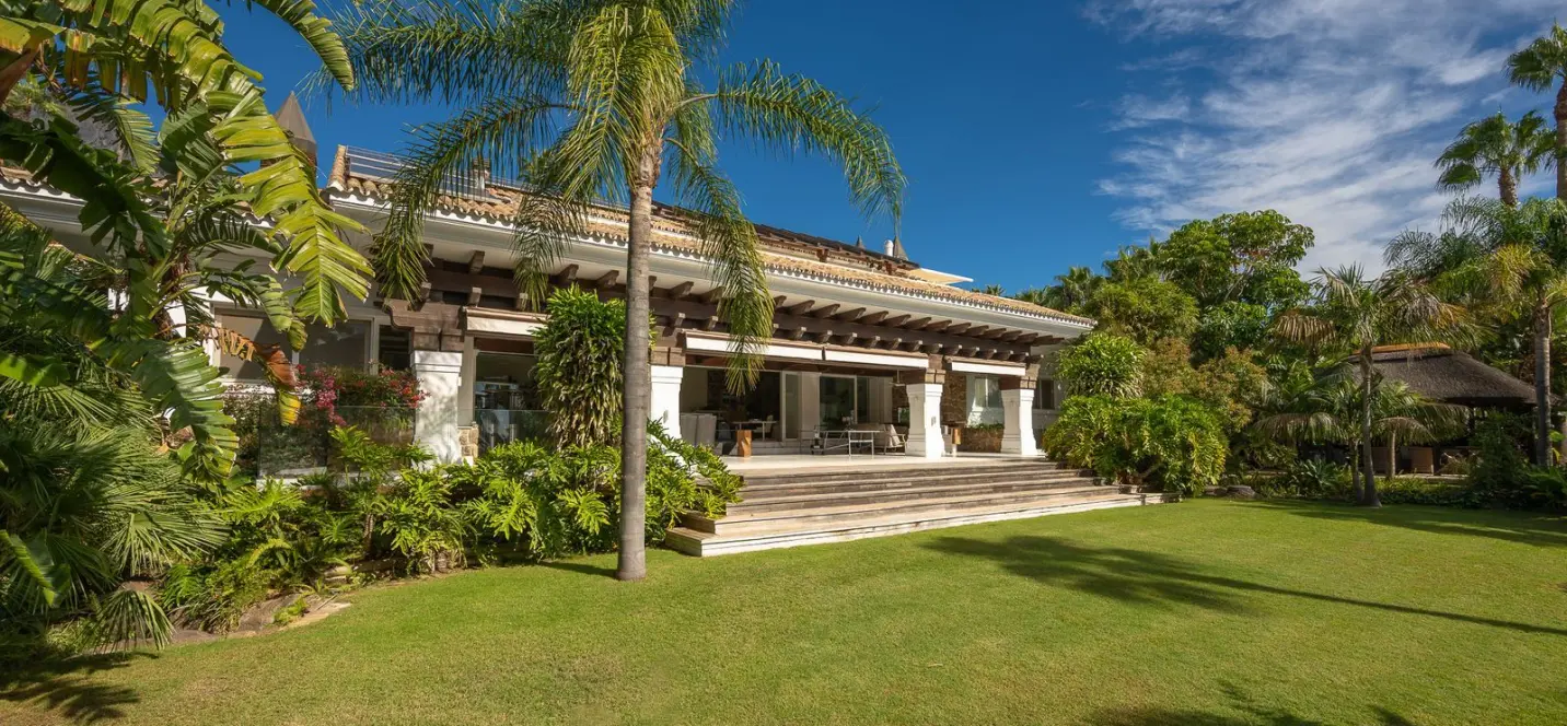 Venta de villa independiente en Sierra Blanca 2