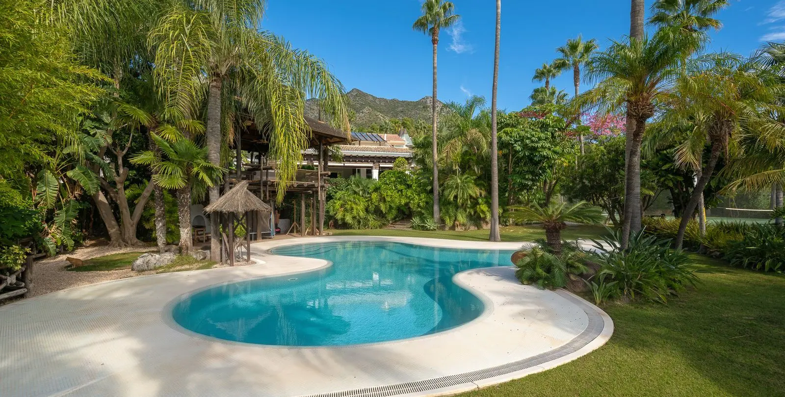 Venta de villa independiente en Sierra Blanca 19