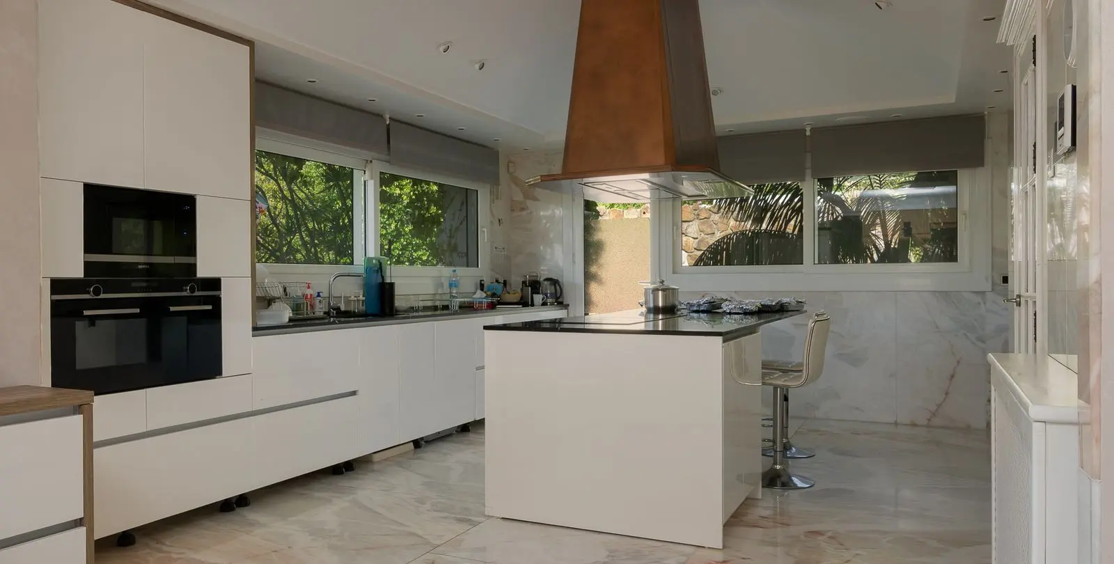 Venta de villa independiente en Sierra Blanca 28