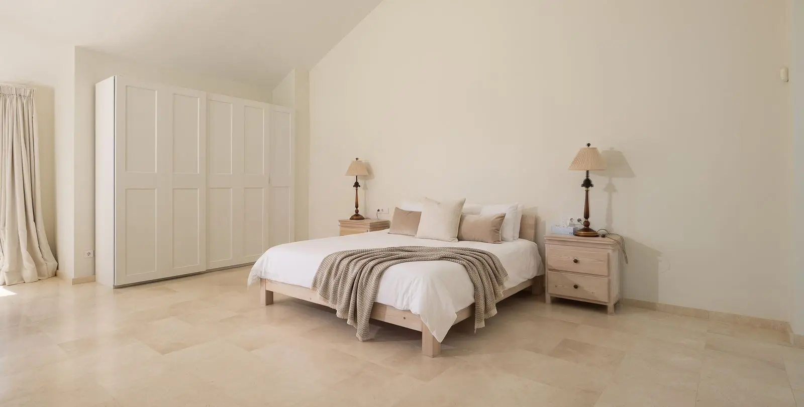 Venta de villa independiente en Sierra Blanca 35