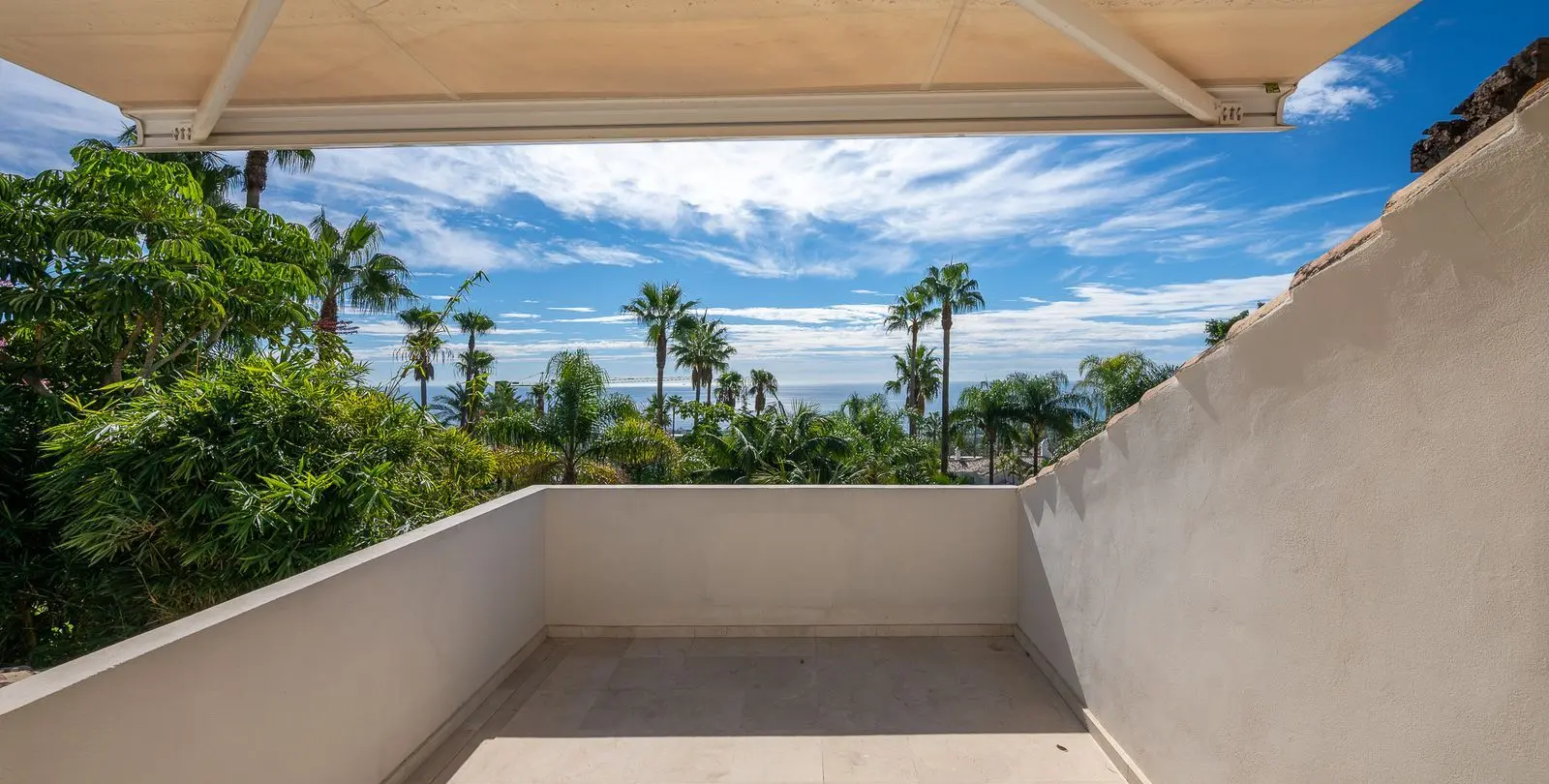 Venta de villa independiente en Sierra Blanca 38