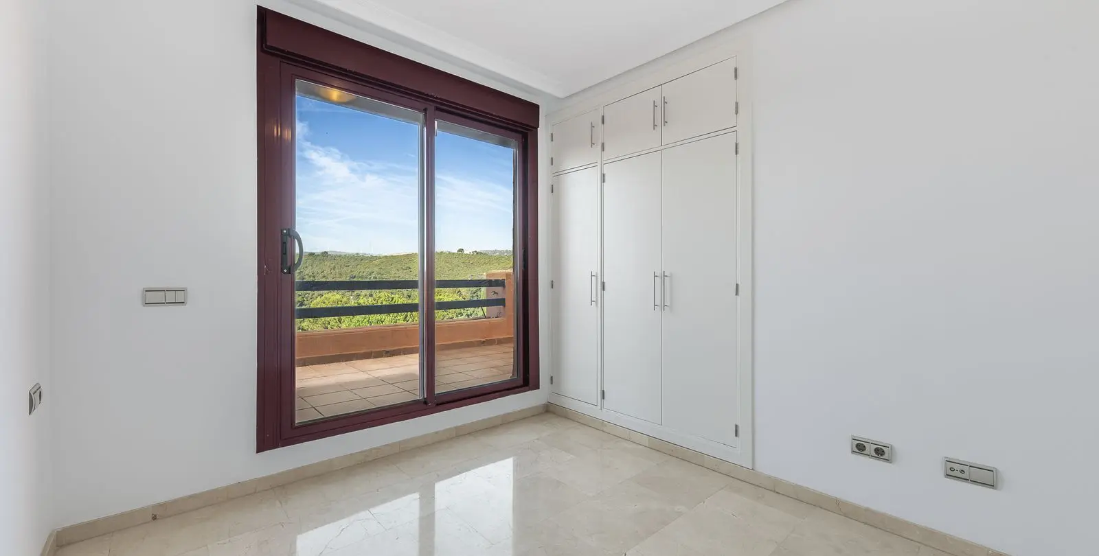 Продажа пентхауса в Casares Playa 18