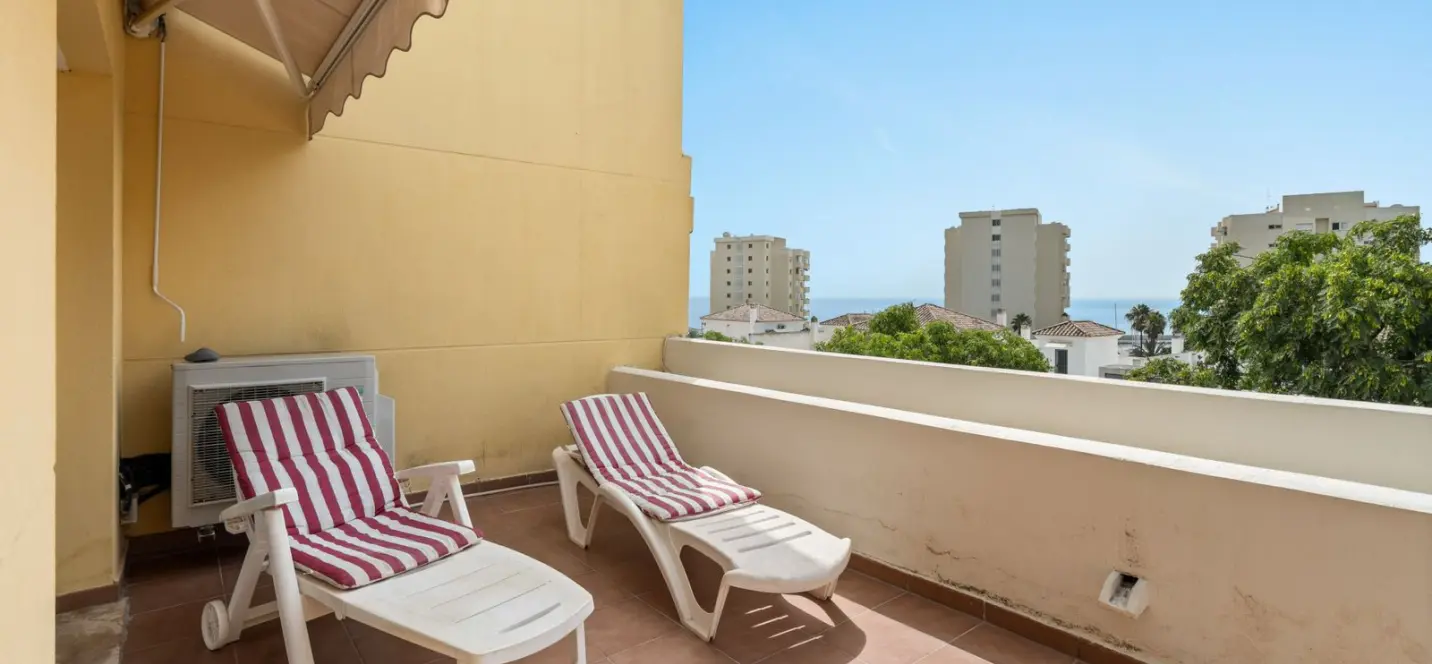 Продажа апартаментов на среднем этаже в Estepona 4