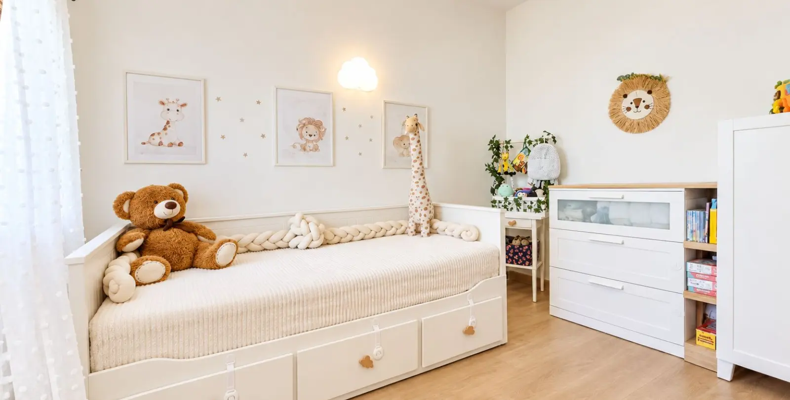 Продажа дома на две семьи в Estepona 13