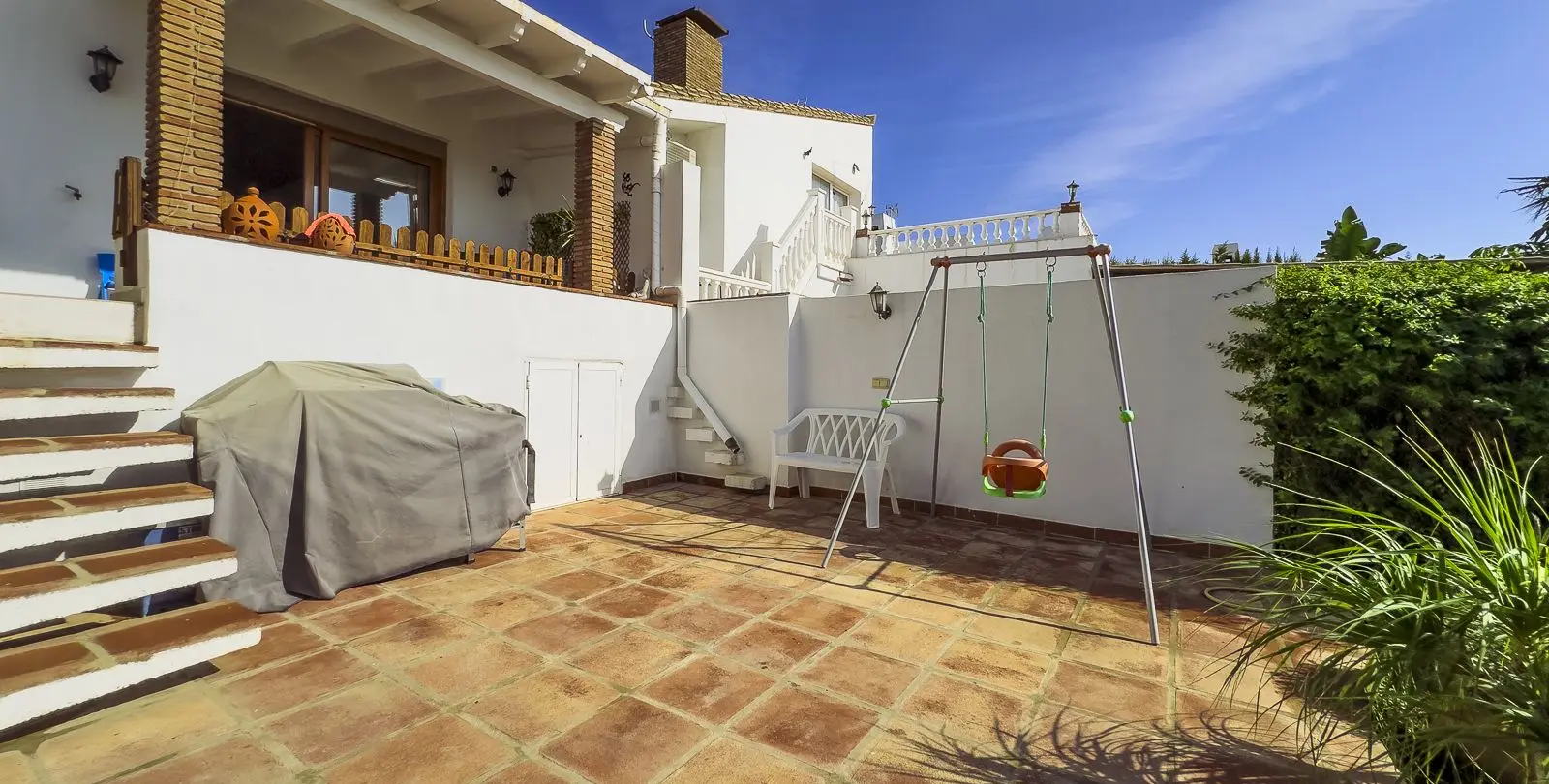 Продажа дома на две семьи в Estepona 20