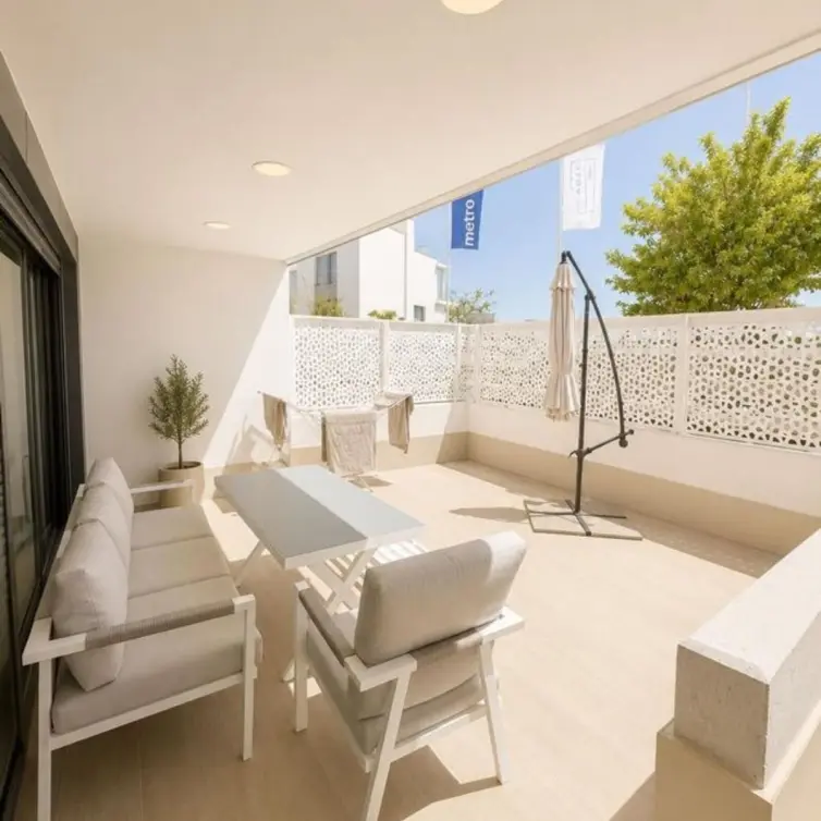 Sale of townhouse in Estepona