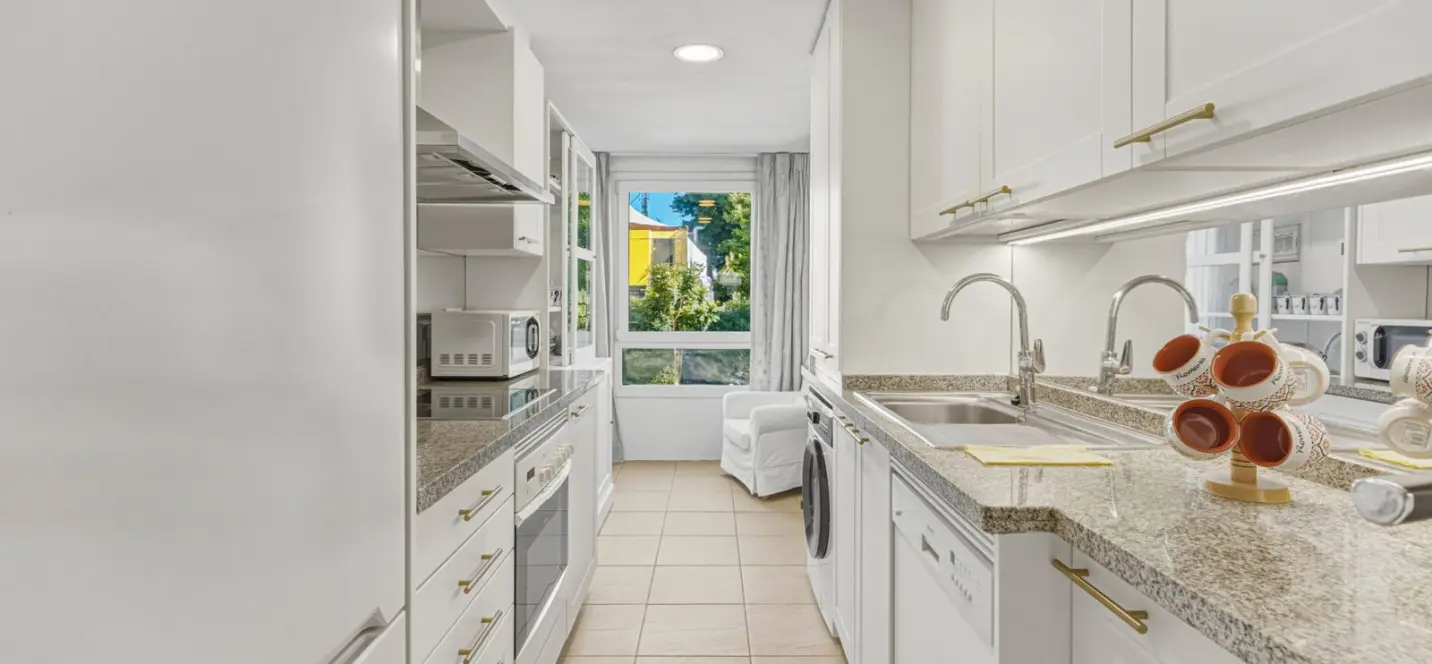 Venta de apartamento en planta media en The Golden Mile 3