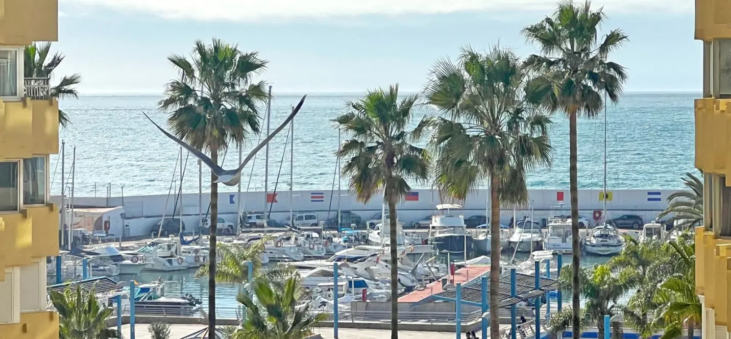 Venta de apartamento en planta media en Marbella 3