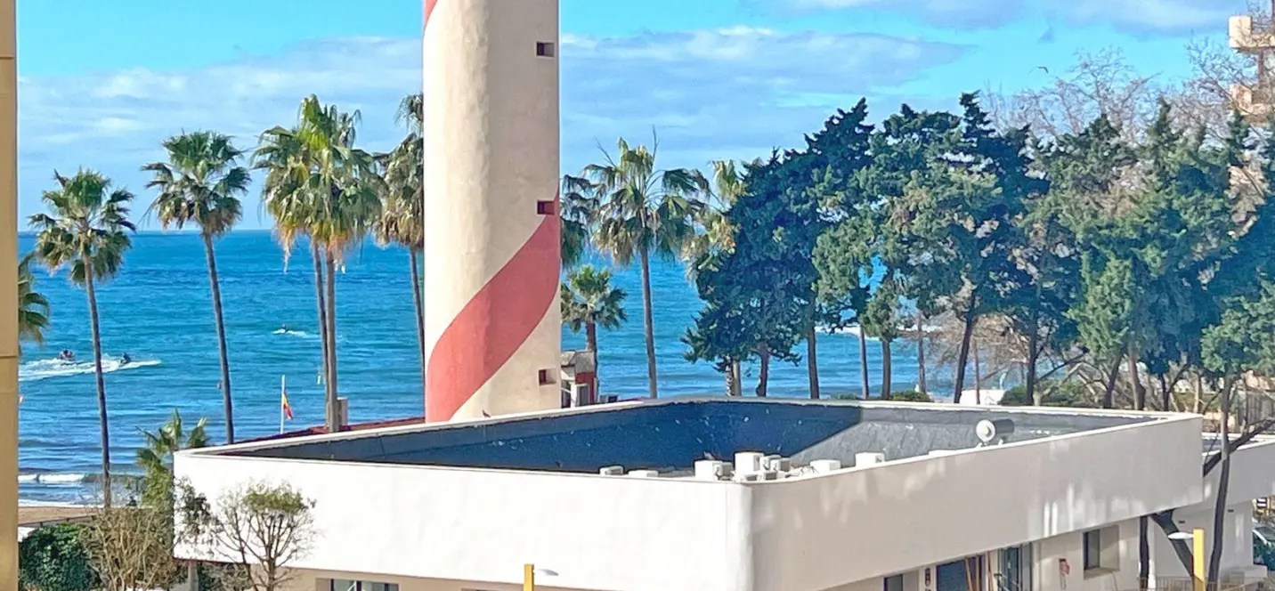 Venta de apartamento en planta media en Marbella 4