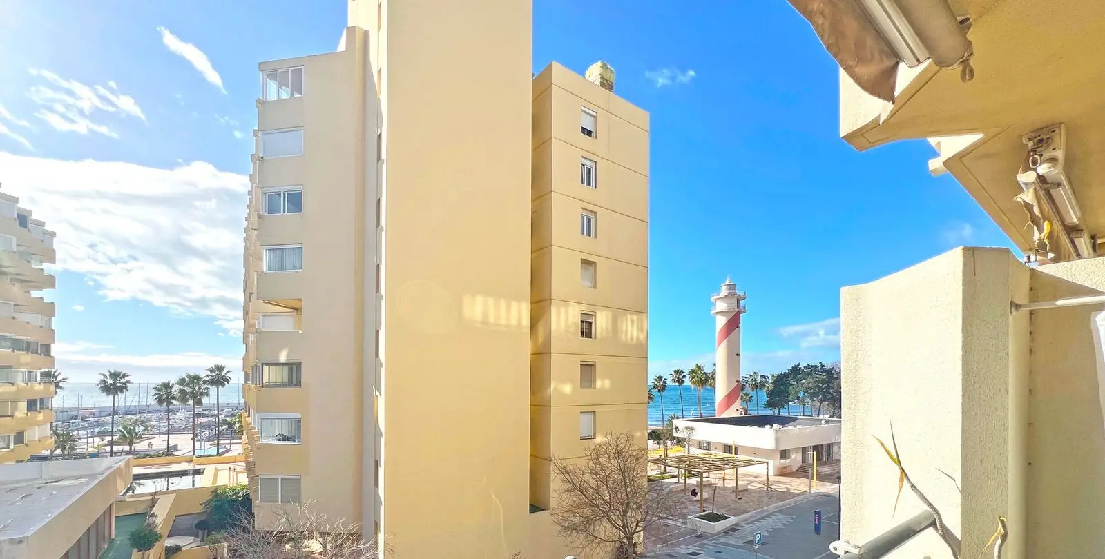 Venta de apartamento en planta media en Marbella 6