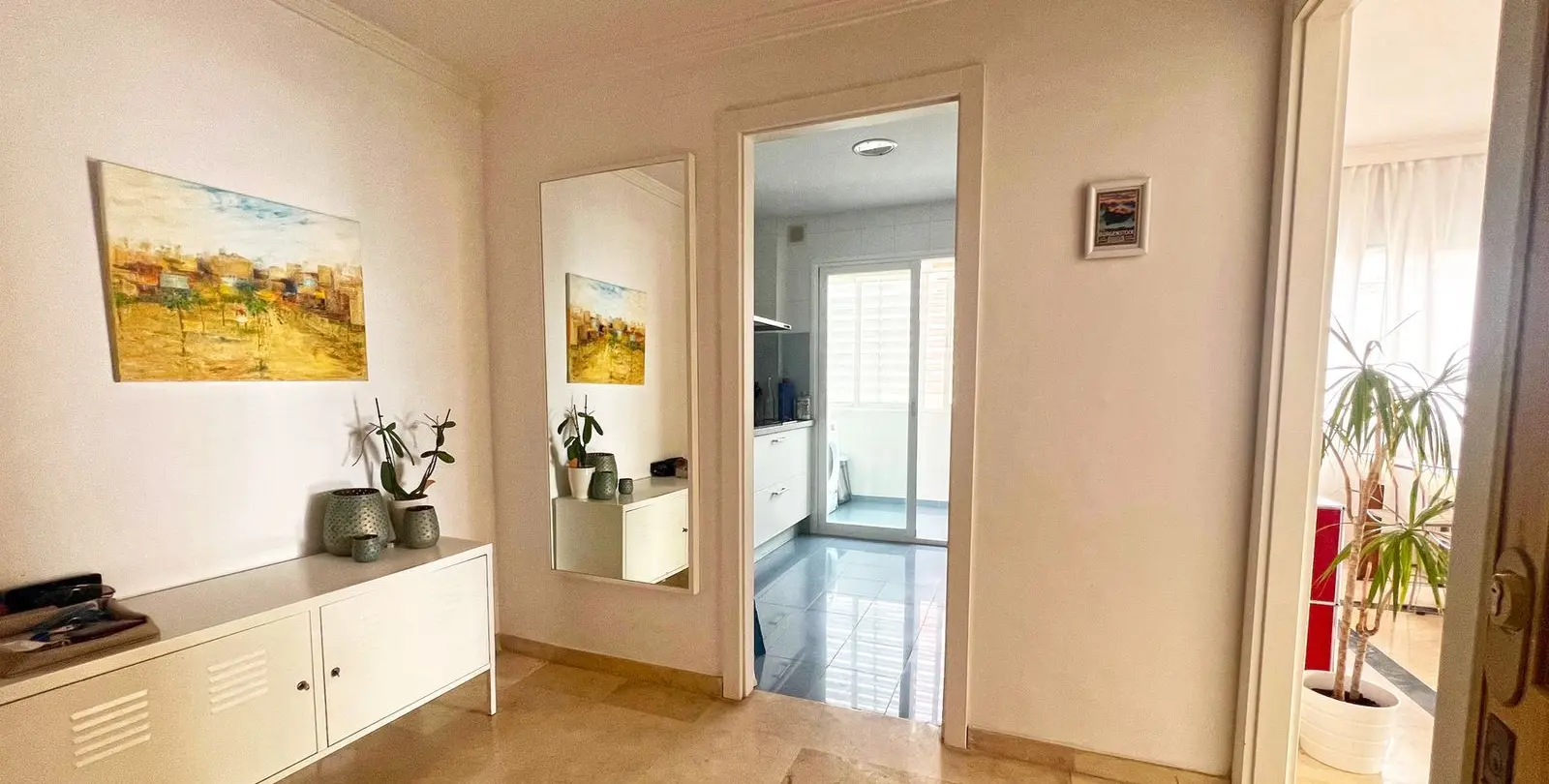 Venta de apartamento en planta media en Marbella 13