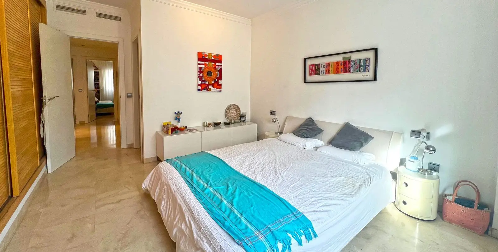 Venta de apartamento en planta media en Marbella 19