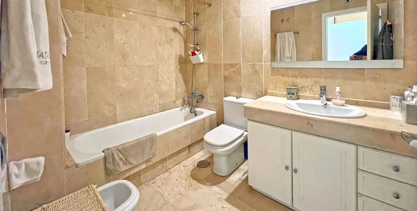 Venta de apartamento en planta media en Marbella 20