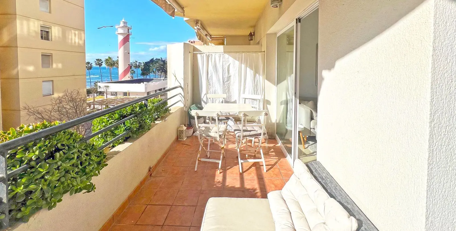 Venta de apartamento en planta media en Marbella 35