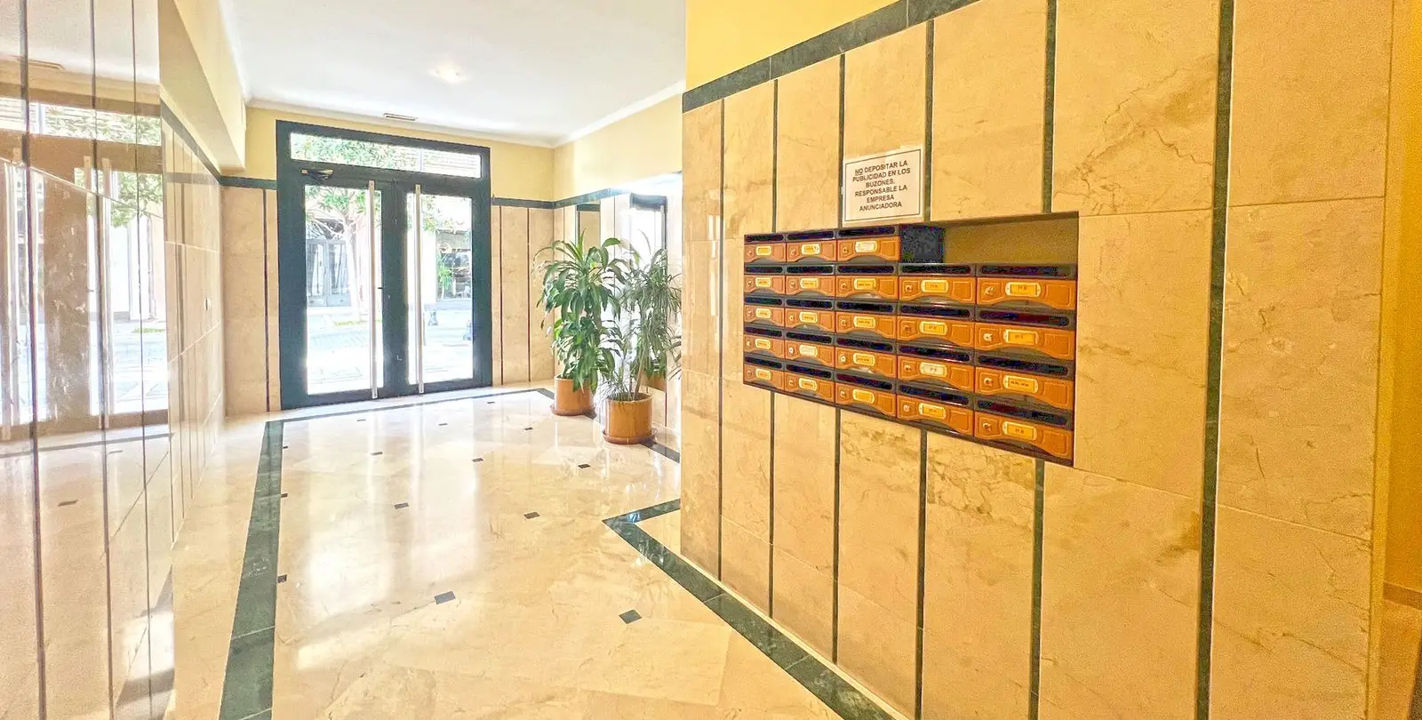 Venta de apartamento en planta media en Marbella 38