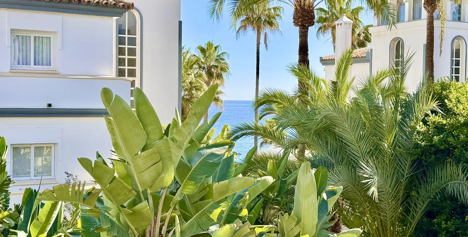 Venta de apartamento en planta media en Estepona 4