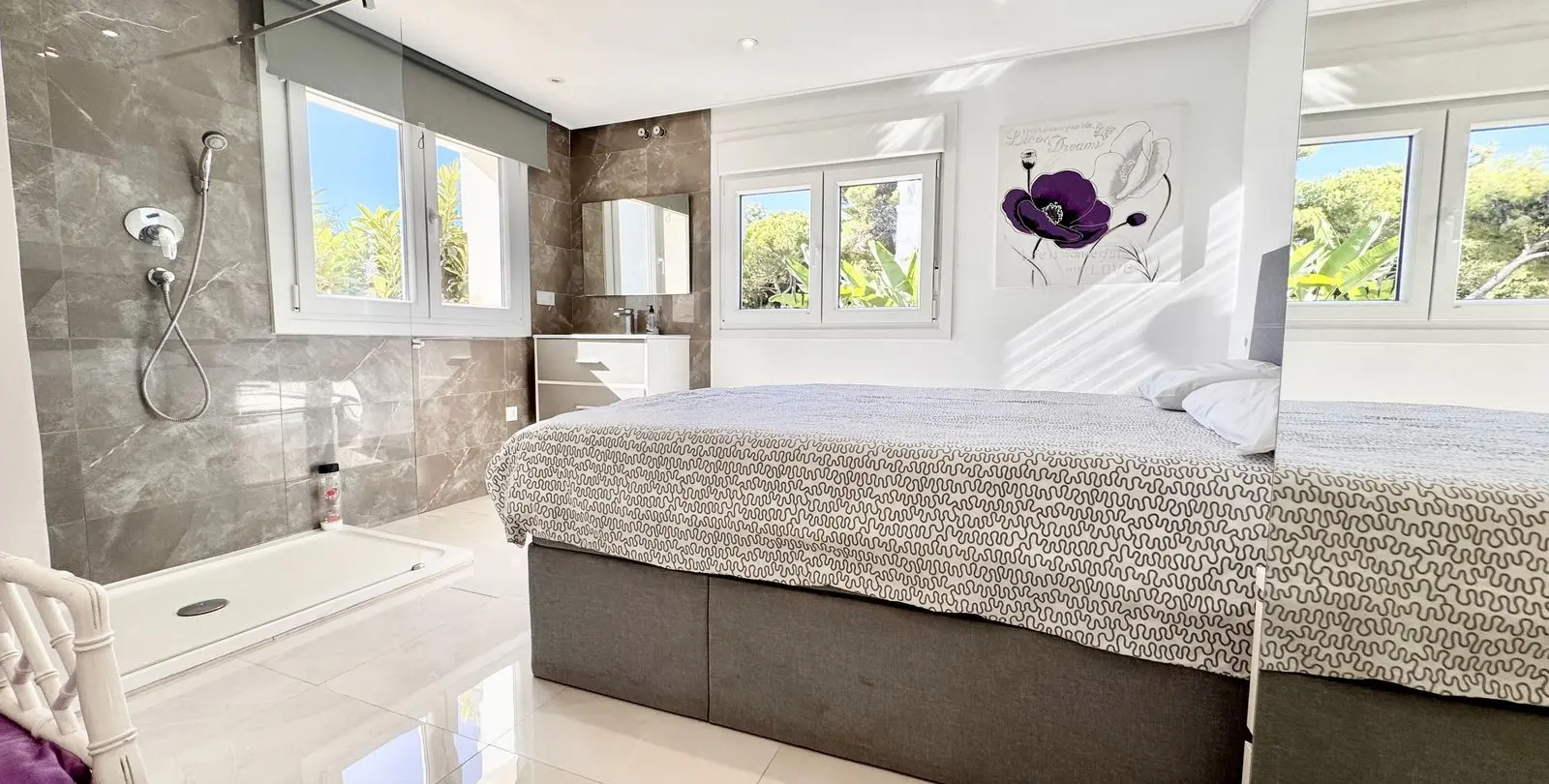 Venta de apartamento en planta media en Estepona 10