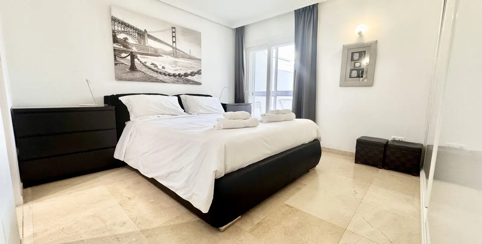 Venta de apartamento en planta media en Estepona 13