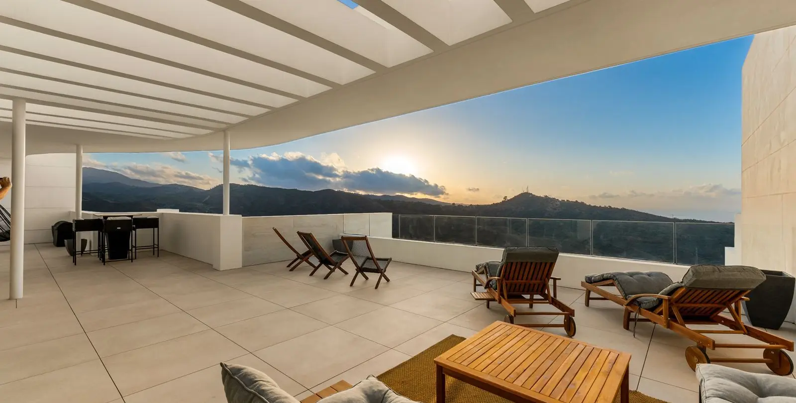 Venta de ático dúplex en Ojén 11