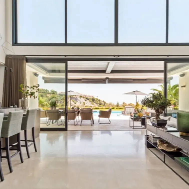 Venta de villa independiente en Los Almendros