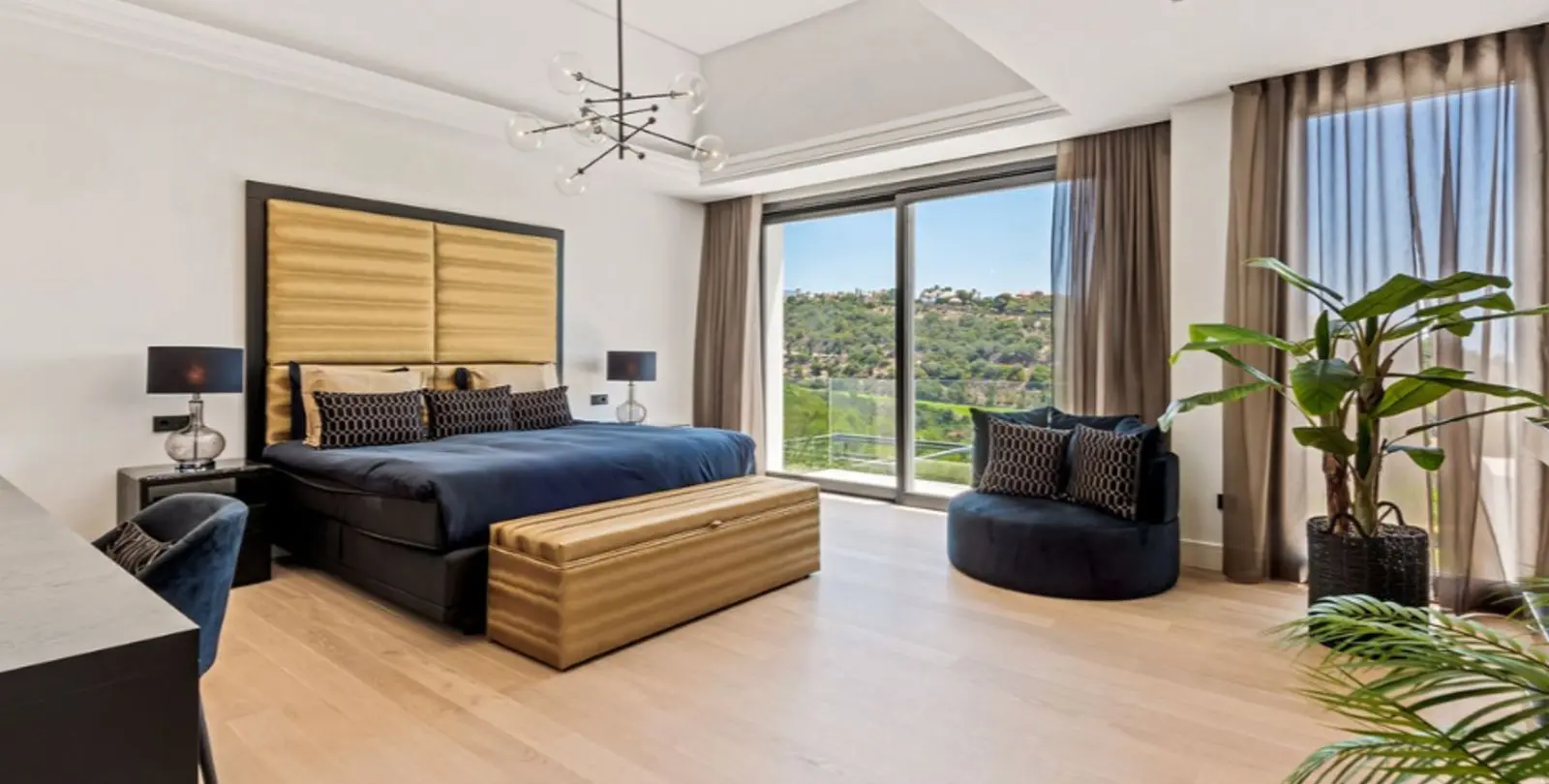 Venta de villa independiente en Los Almendros 6