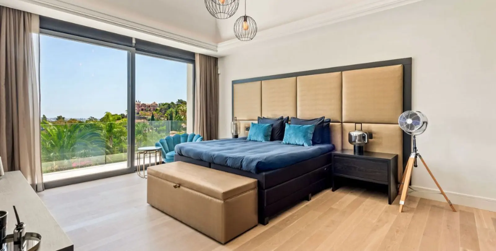 Venta de villa independiente en Los Almendros 7