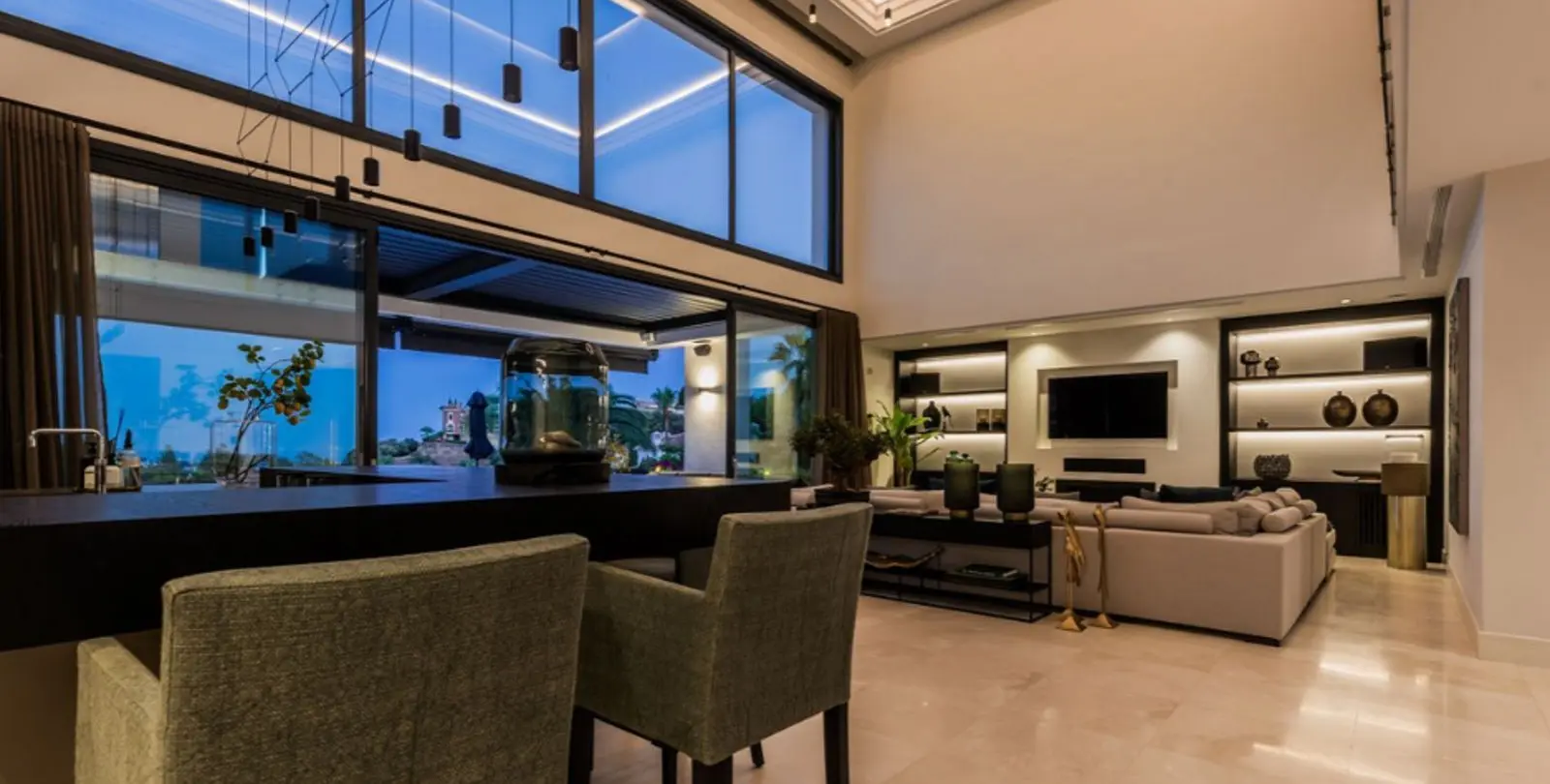 Venta de villa independiente en Los Almendros 18