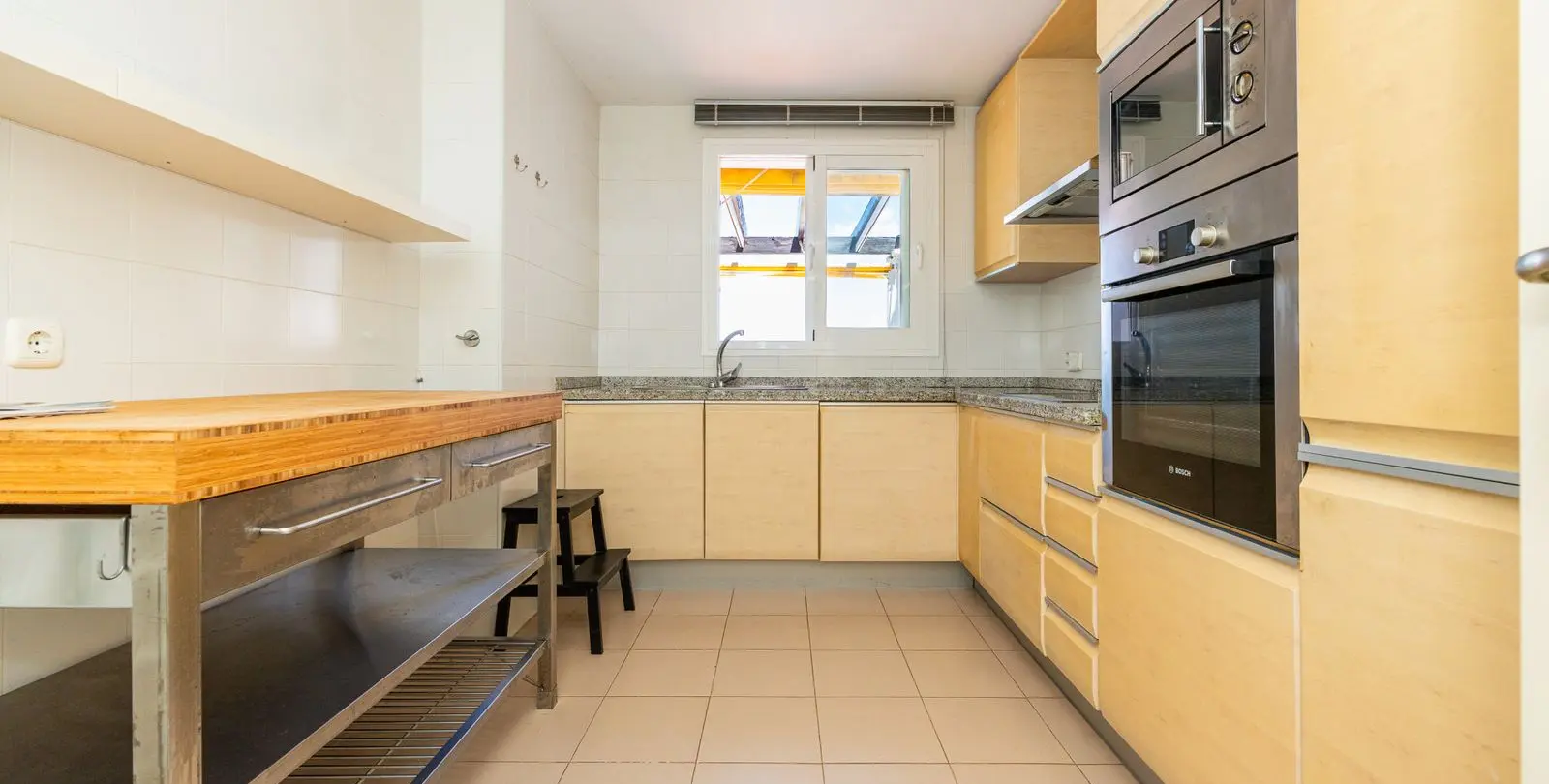 Sale of penthouse in Calahonda 3