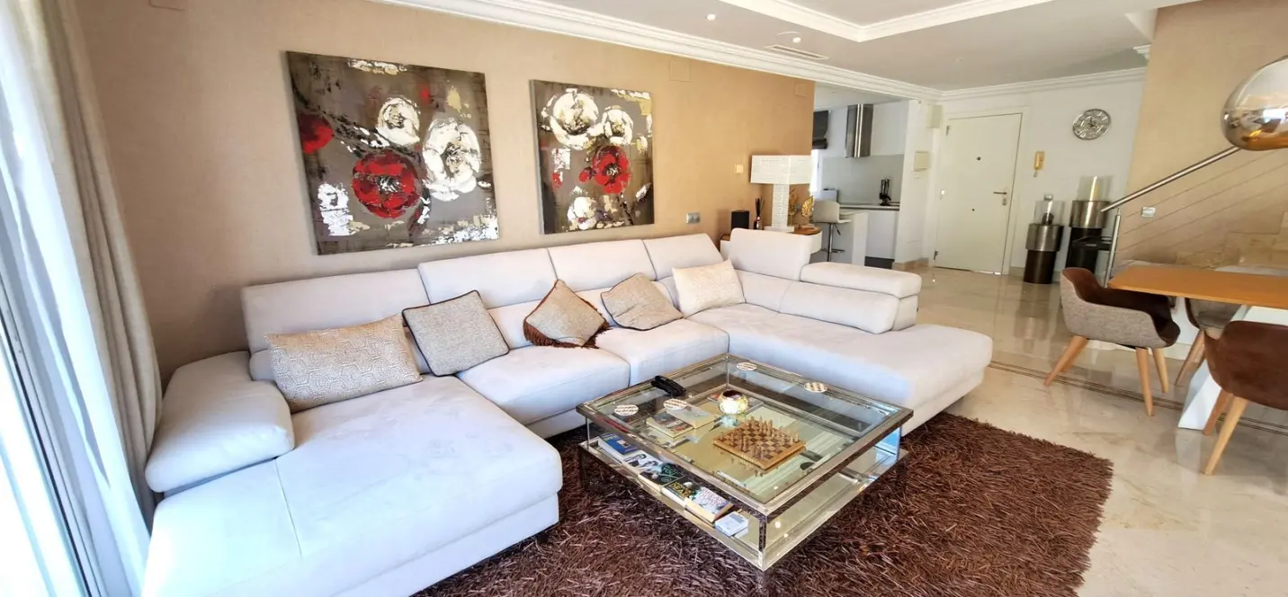 Venta de ático dúplex en Nueva Andalucía 1