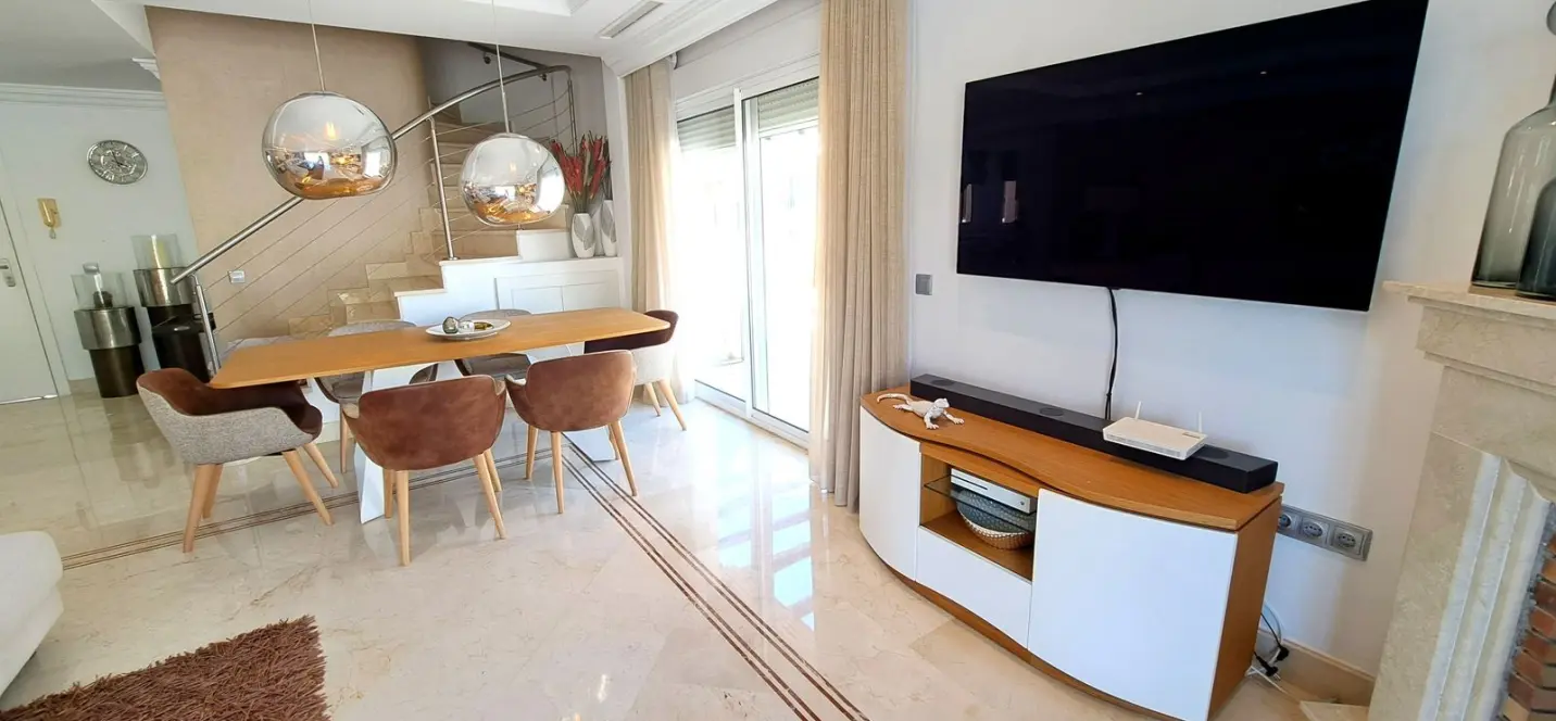 Venta de ático dúplex en Nueva Andalucía 2
