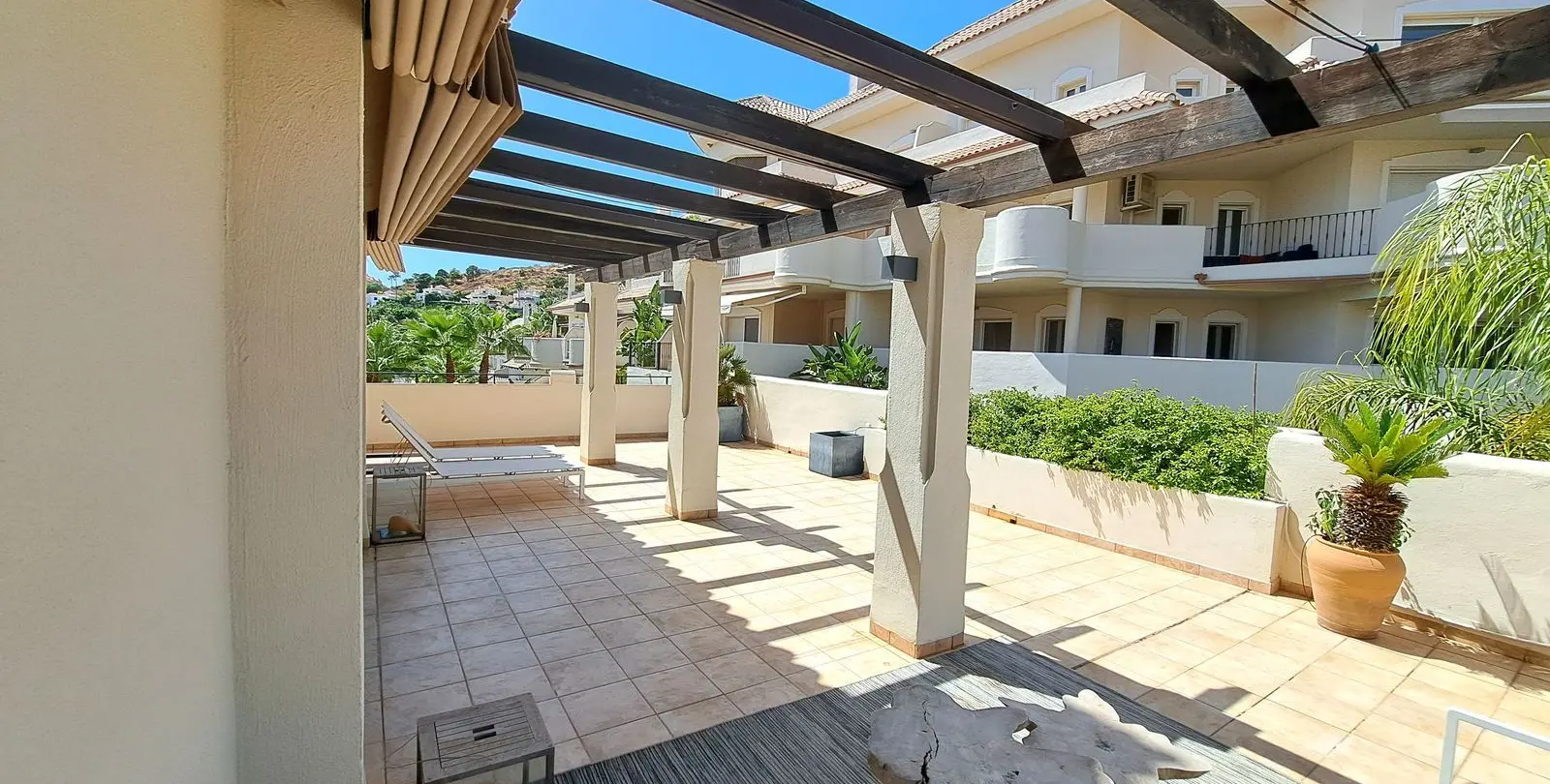 Venta de ático dúplex en Nueva Andalucía 10