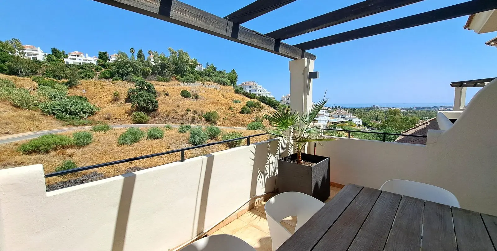 Venta de ático dúplex en Nueva Andalucía 11