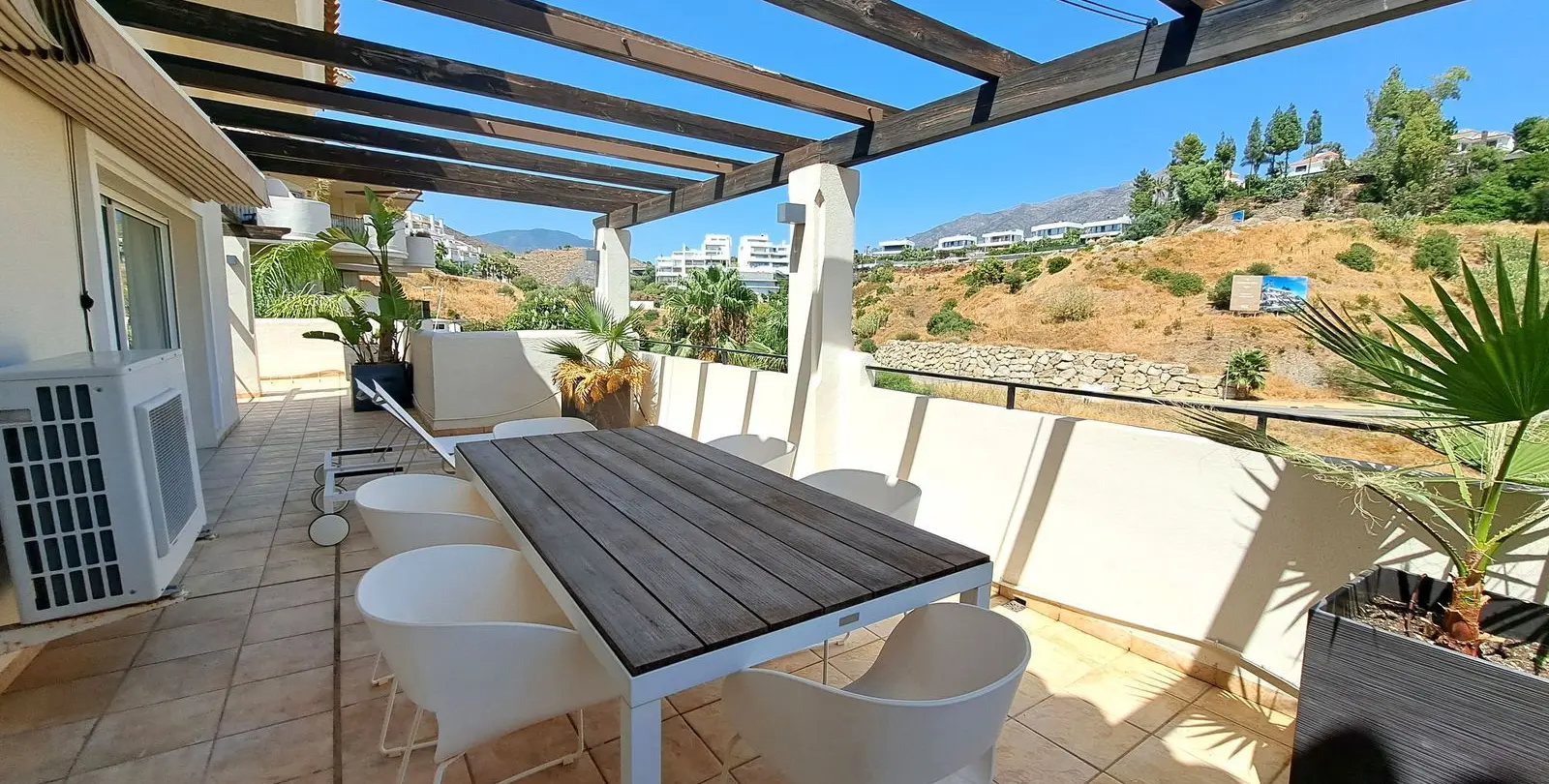 Venta de ático dúplex en Nueva Andalucía 13
