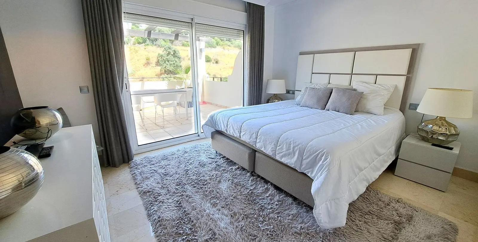 Venta de ático dúplex en Nueva Andalucía 15