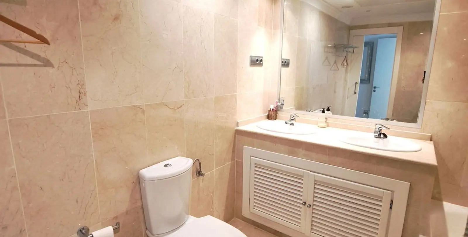 Venta de ático dúplex en Nueva Andalucía 16