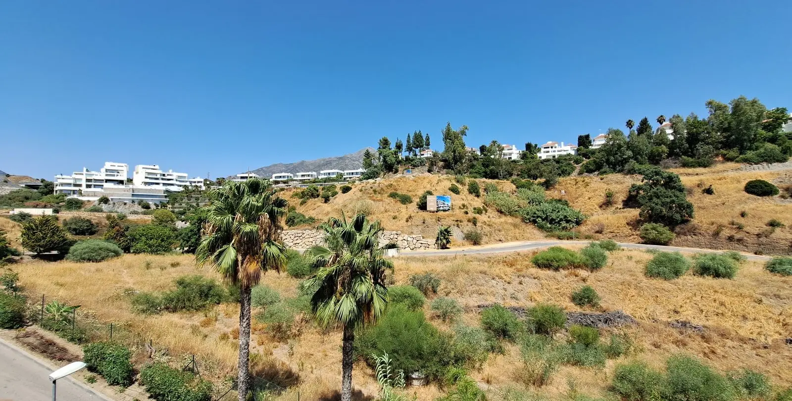 Venta de ático dúplex en Nueva Andalucía 26