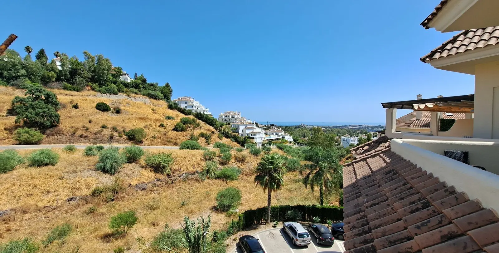 Venta de ático dúplex en Nueva Andalucía 27