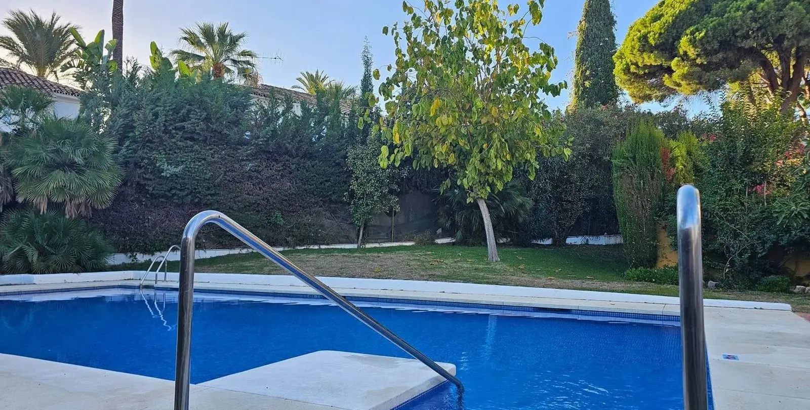 Venta de adosado en Sierra Blanca 1