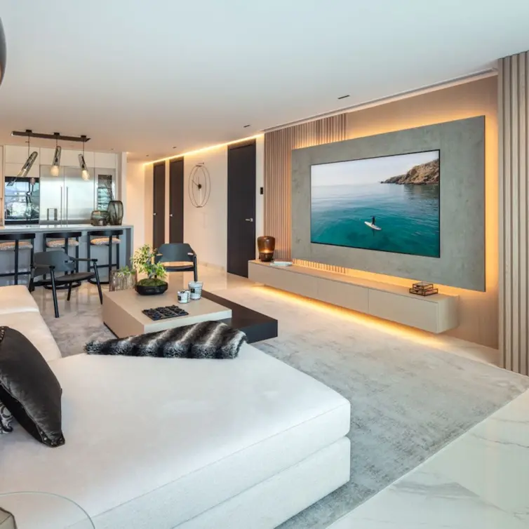 Venta de apartamento en planta media en Puerto Banús