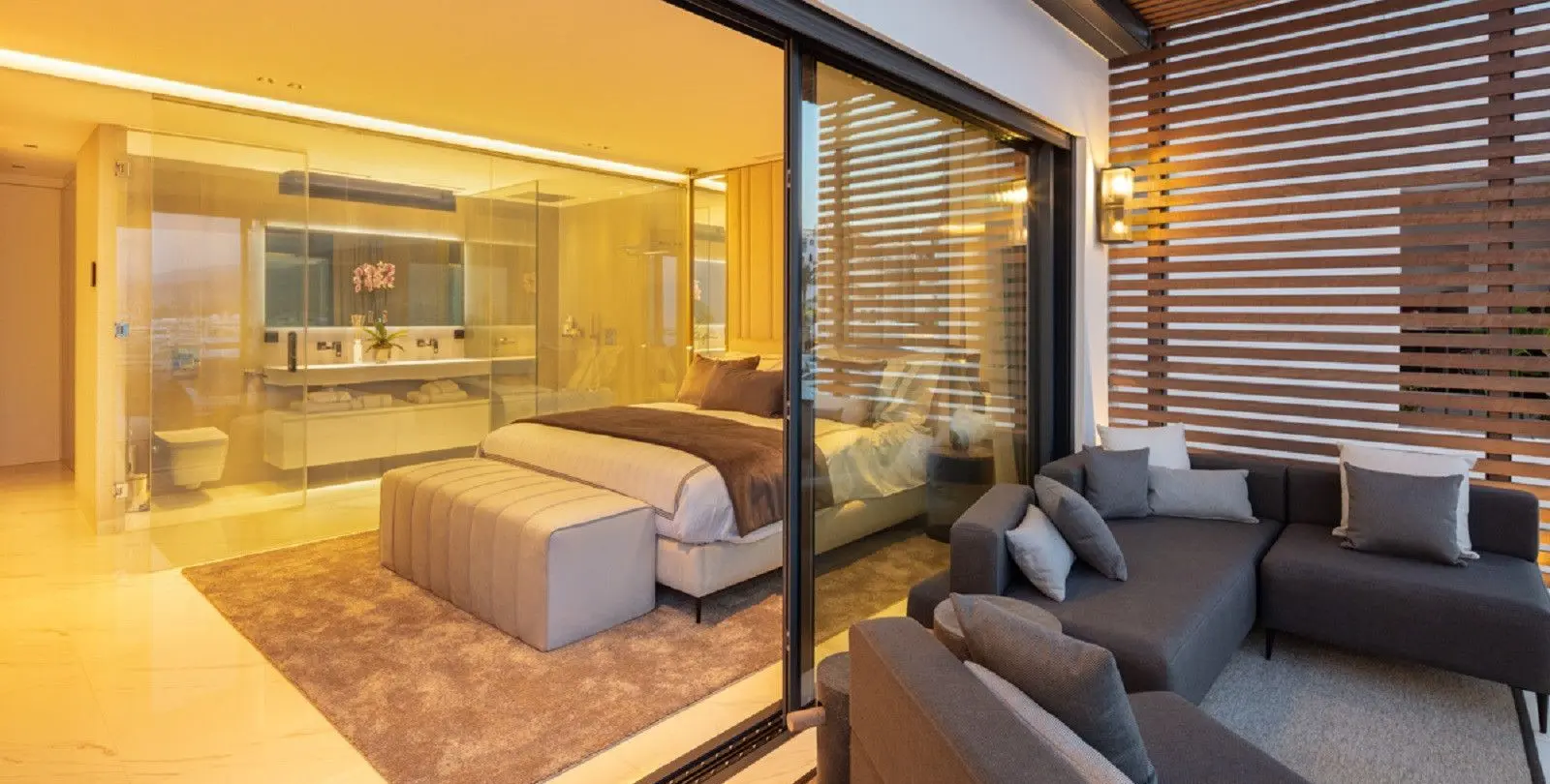 Venta de apartamento en planta media en Puerto Banús 5