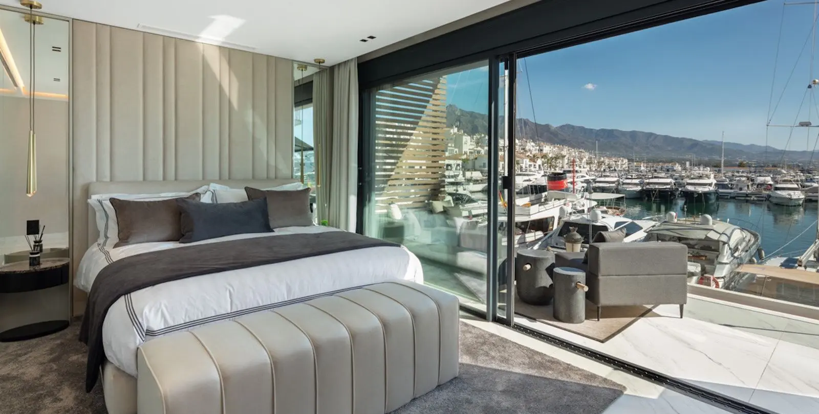 Venta de apartamento en planta media en Puerto Banús 6