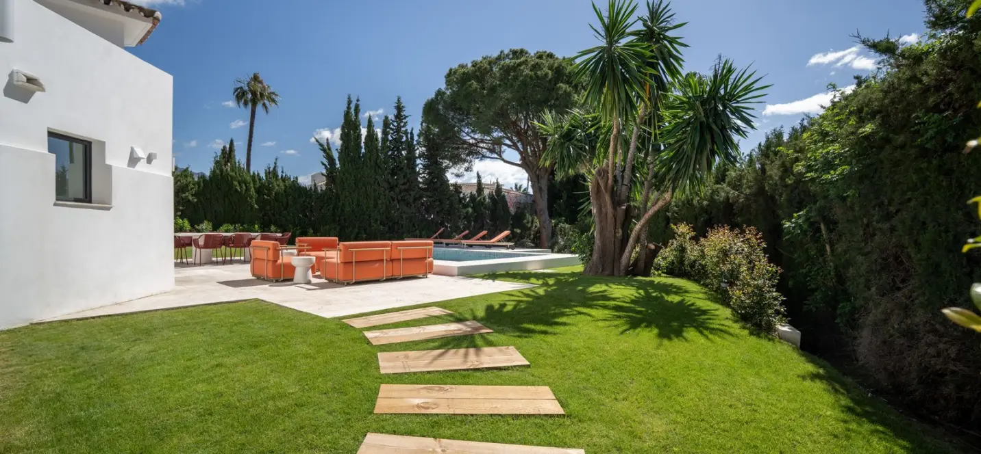 Venta de villa independiente en Nueva Andalucía 4
