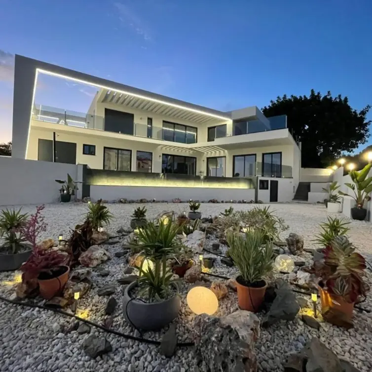Venta de villa independiente en El Faro
