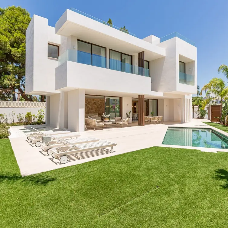 Venta de villa independiente en Puerto Banús